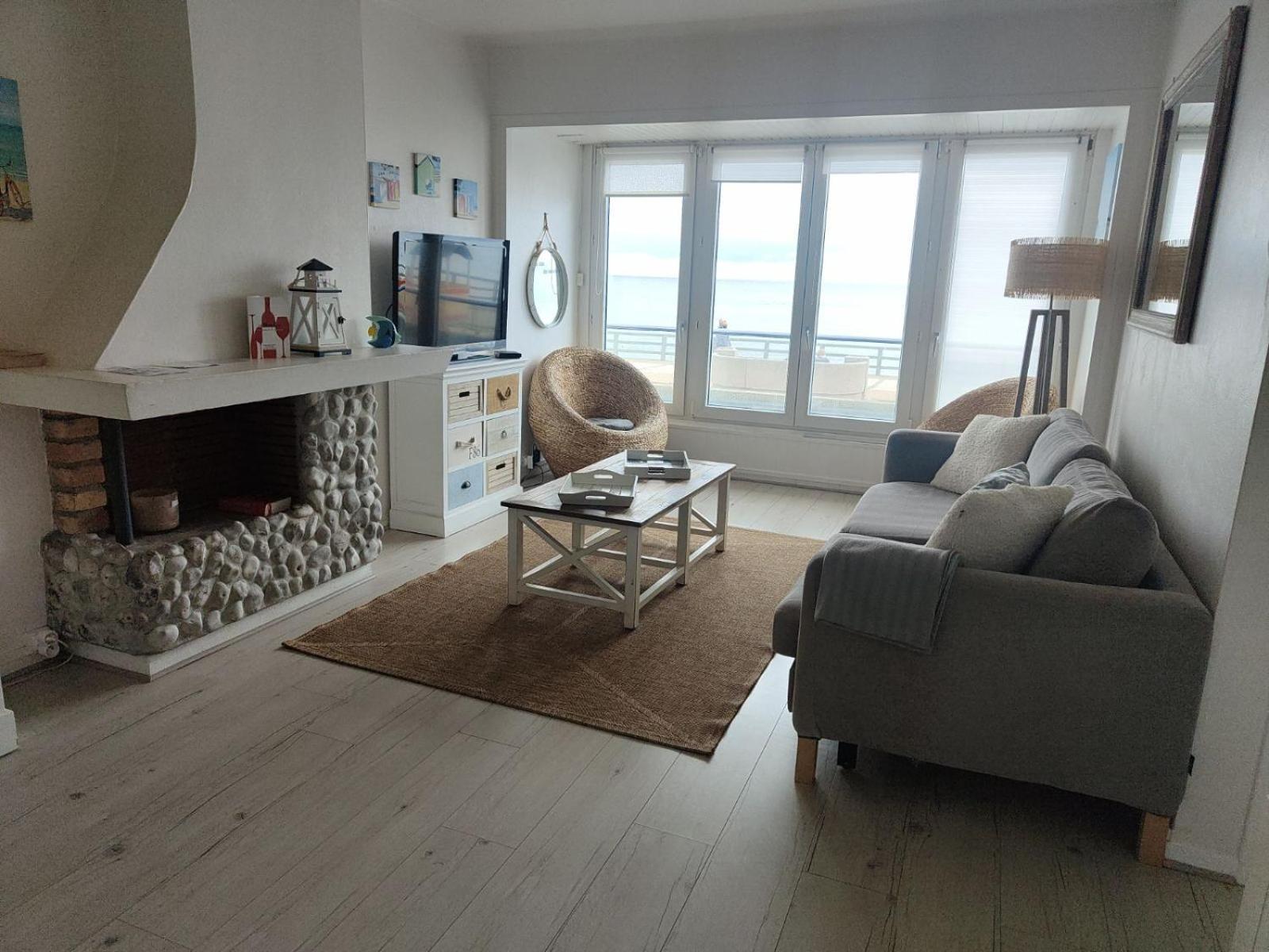 Sea View 2 Room Apartment 50M2 Этрета Экстерьер фото